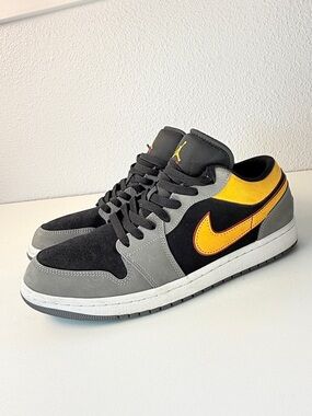 Jordan 1 Low SE Light Graphite Vivid Orange Men FN7308-008 New Authentic size 10